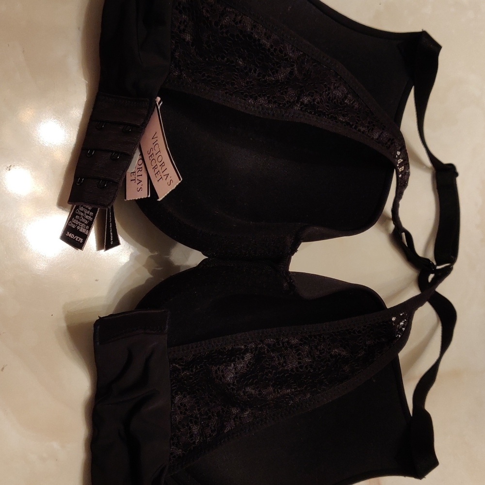 Victoria Secret Bra - Picture 2 of 2